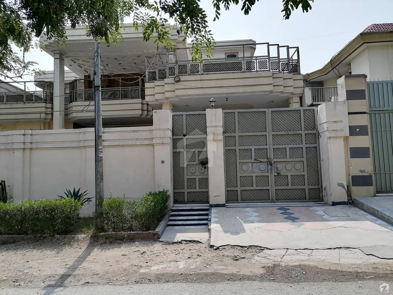حیات آباد فیز 4 - این4 حیات آباد فیز 4 حیات آباد پشاور میں 7 کمروں کا 1 کنال مکان 8 کروڑ میں برائے فروخت۔