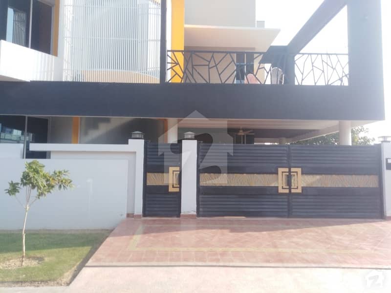 9 Marla Corner Double Storey House For Sale