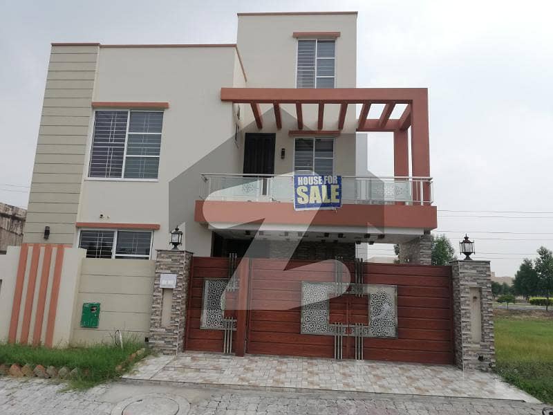 10 Marla House For Rent In Shaheen Block Bharia Town Lahore