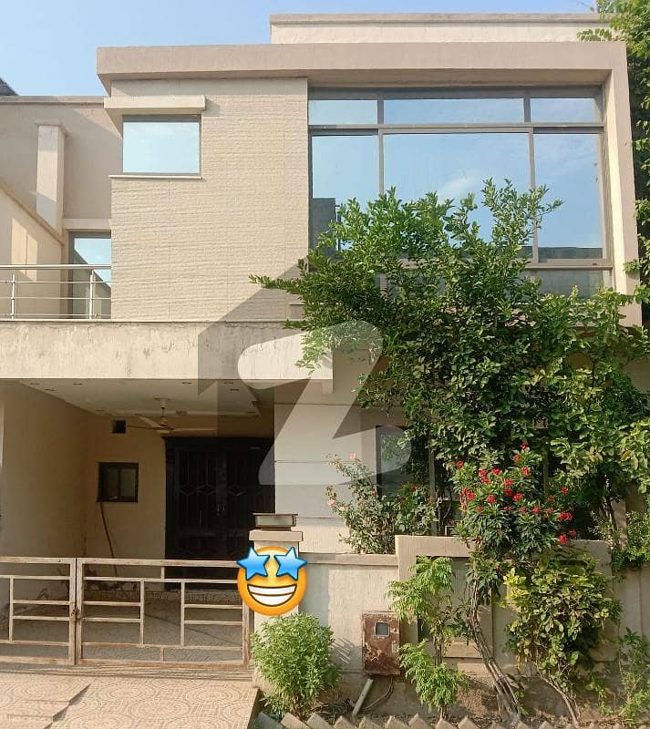 پیراگون سٹی ۔ ایگزیکیٹو بلاک پیراگون سٹی لاہور میں 3 کمروں کا 5 مرلہ مکان 1.25 کروڑ میں برائے فروخت۔