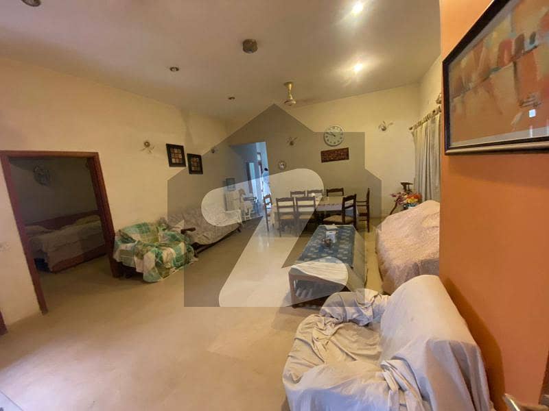 نارتھ ناظم آباد ۔ بلاک ایل نارتھ ناظم آباد کراچی میں 8 کمروں کا 10 مرلہ مکان 4.6 کروڑ میں برائے فروخت۔