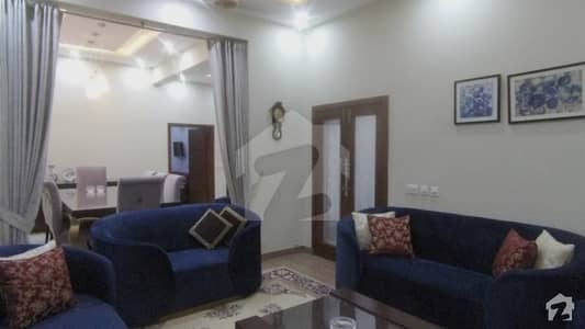 ڈی ایچ اے فیز 8 ڈیفنس (ڈی ایچ اے) لاہور میں 4 کمروں کا 10 مرلہ مکان 2.95 کروڑ میں برائے فروخت۔