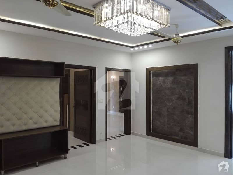نواب ٹاؤن - بلاک بی نواب ٹاؤن لاہور میں 4 کمروں کا 4 مرلہ مکان 1.2 کروڑ میں برائے فروخت۔