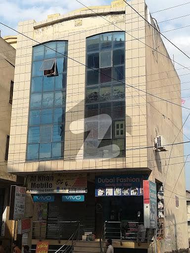 فیصل ٹاؤن ۔ بلاک ڈی فیصل ٹاؤن لاہور میں 3 کمروں کا 10 مرلہ عمارت 7 کروڑ میں برائے فروخت۔