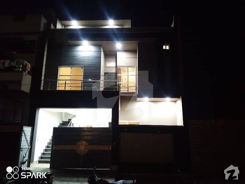 غالب سٹی فیصل آباد میں 5 کمروں کا 5 مرلہ مکان 1.35 کروڑ میں برائے فروخت۔