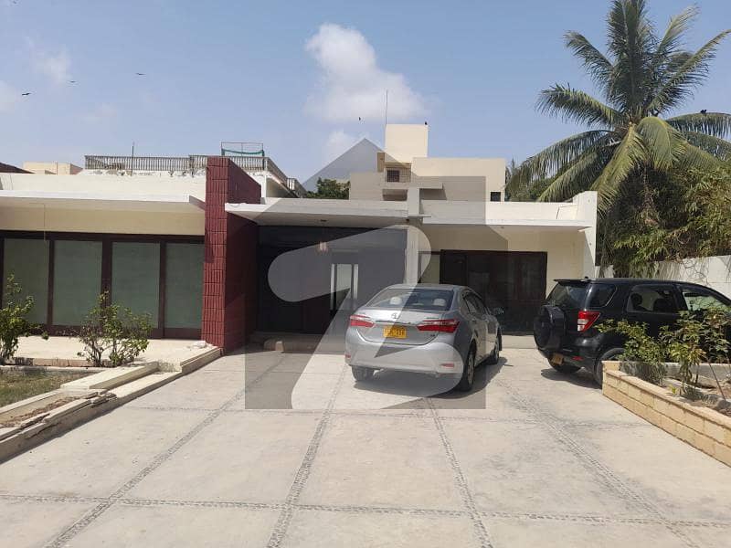 Bungalow with Beautiful Garden Bungalow with Beautiful Garden