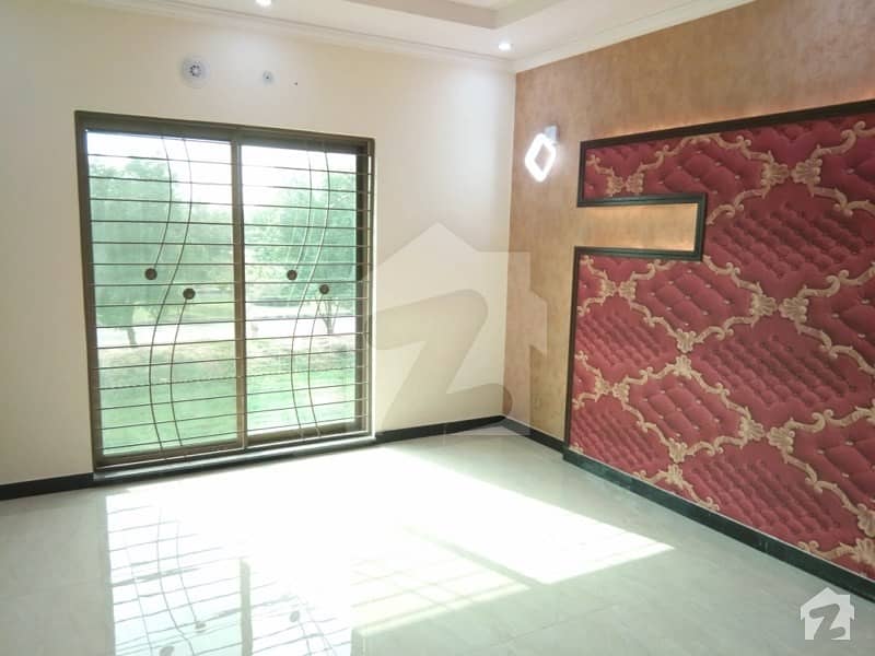 10 Marla House In Stunning Bahria Orchard Is Available For Rent