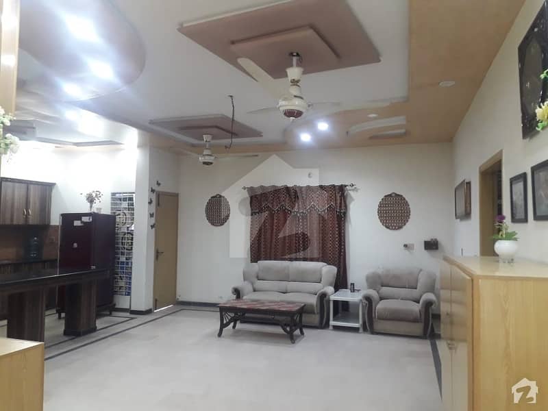 House For Grabs In 6 Marla Lahore