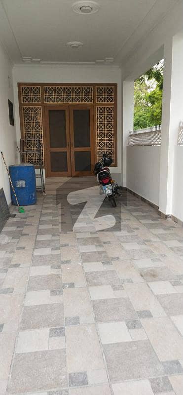 ایف ۔ 11/3 ایف ۔ 11 اسلام آباد میں 7 کمروں کا 1.33 کنال مکان 10.5 کروڑ میں برائے فروخت۔ ایف ۔ 11/3 ایف ۔ 11 اسلام آباد میں 7 کمروں کا 1.33 کنال مکان 10.5 کروڑ میں برائے فروخت۔