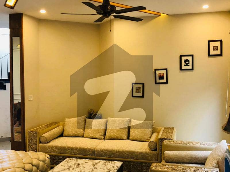 ڈی ایچ اے فیز 3 - بلاک زیڈ فیز 3 ڈیفنس (ڈی ایچ اے) لاہور میں 4 کمروں کا 10 مرلہ مکان 3.6 کروڑ میں برائے فروخت۔