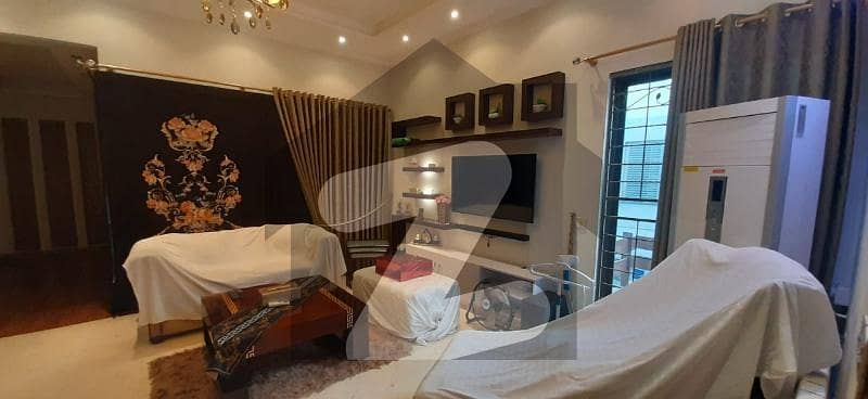 ڈی ایچ اے فیز 3 ڈیفنس (ڈی ایچ اے) لاہور میں 5 کمروں کا 1 کنال مکان 5 کروڑ میں برائے فروخت۔