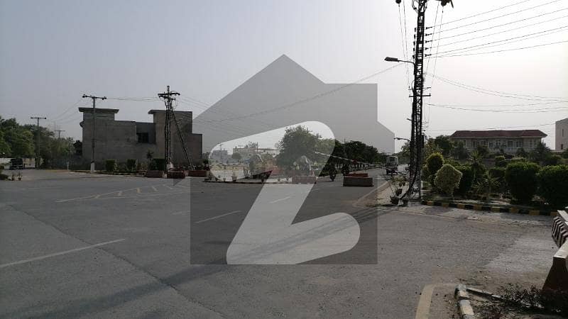 اے ڈبلیو ٹی فیز 2 ۔ بلاک ڈی اے ڈبلیو ٹی فیز 2 اے ڈبلیو ٹی آرمی ویلفیئر ٹرسٹ رائیونڈ روڈ لاہور میں 4 کنال رہائشی پلاٹ 6 کروڑ میں برائے فروخت۔