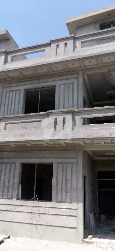 پشاور روڈ راولپنڈی میں 3 کمروں کا 3 مرلہ مکان 60 لاکھ میں برائے فروخت۔