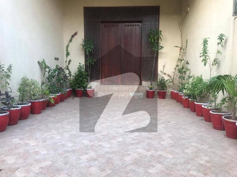 Defence Phase 6 Fully Furnished 250 Yards Bungalow For Rent