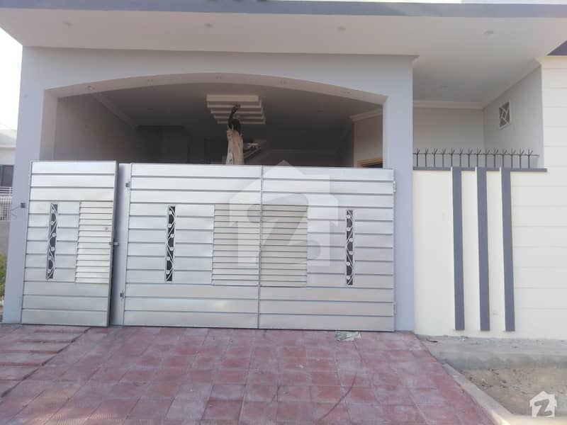 گورنمنٹ ایمپلائیز کوآپریٹو ہاؤسنگ سوسائٹی بہاولپور میں 4 کمروں کا 7 مرلہ مکان 97 لاکھ میں برائے فروخت۔