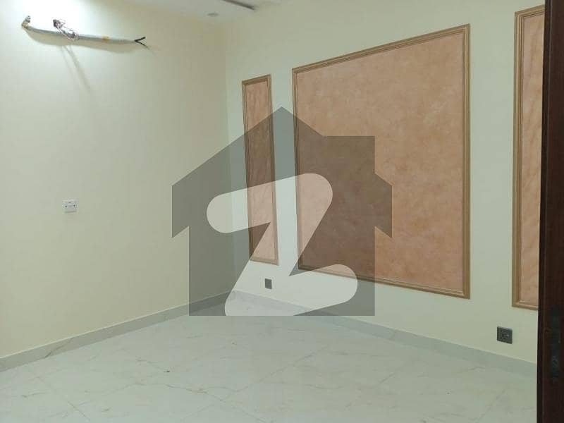04 Marla Commercial Flat For Rent With 2 Beds