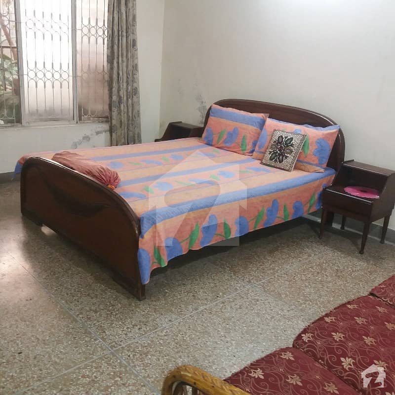 ایوب کالونی راولپنڈی میں 4 کمروں کا 4 کنال مکان 1.5 کروڑ میں برائے فروخت۔