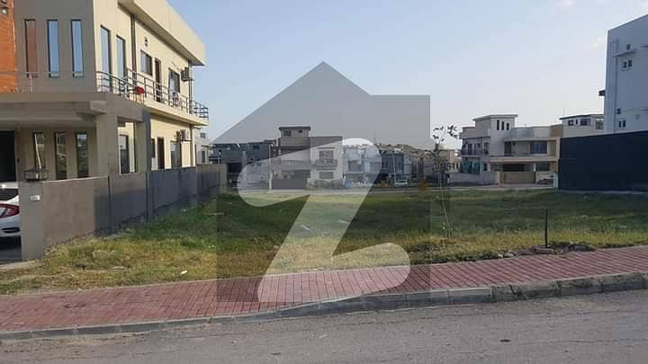 10 Marla Plot No 313 For Sale Redy To Structure In B block