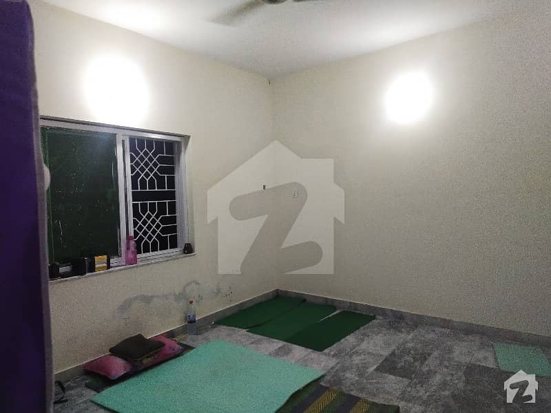 150 Square Feet Room For Rent In New Iqbal Park Cantt Lahore