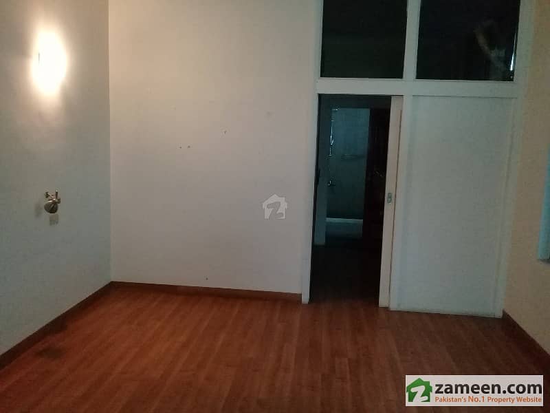 Commercial 2 Kanal House Is Available For Rent In Gulberg For School