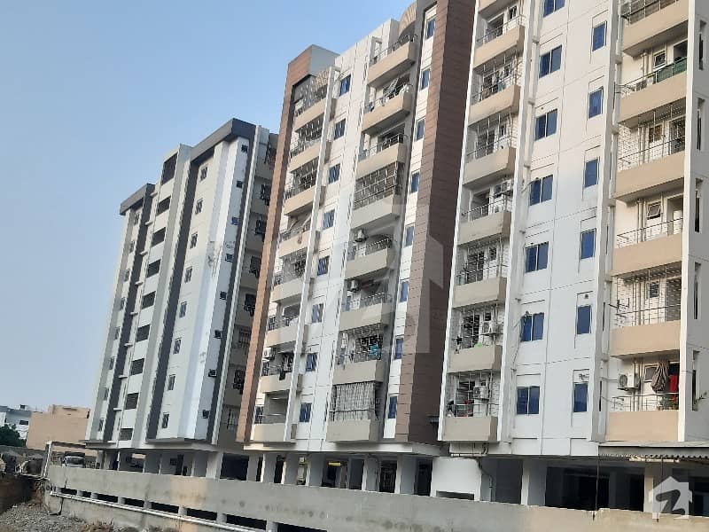 Spacious 950 Square Feet Flat Available For Sale In Jinnah Avenue