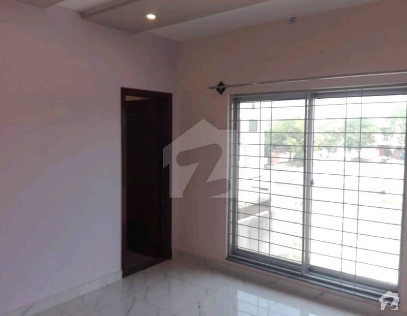 Fairly-priced 1225 Square Feet Flat Available In Lahore