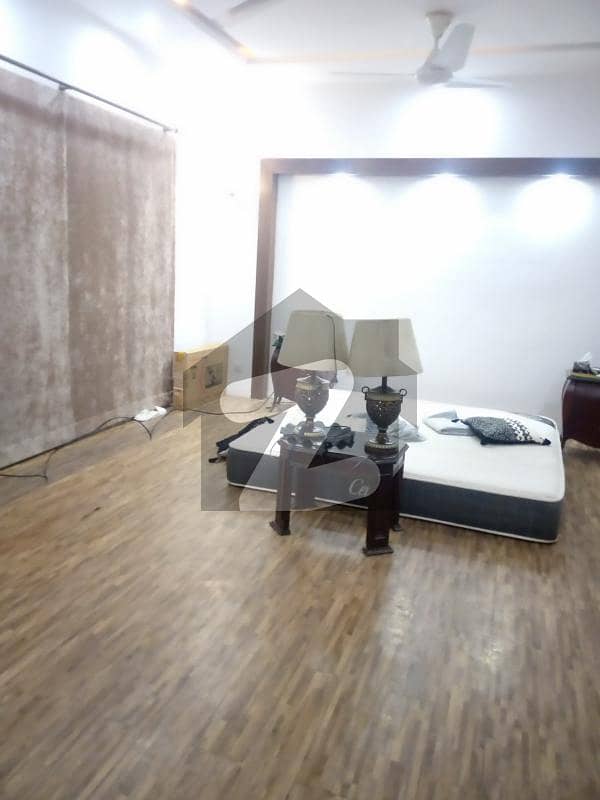 ڈی ایچ اے فیز 3 ڈیفنس (ڈی ایچ اے) لاہور میں 3 کمروں کا 1 کنال بالائی پورشن 65 ہزار میں کرایہ پر دستیاب ہے۔