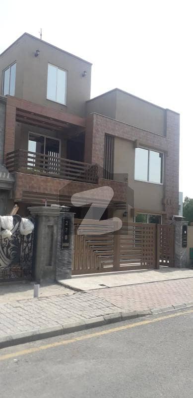 10 Marla Near To Park Ideal Location House For Sale In Ghaznavi Block Bahria Town Lahore