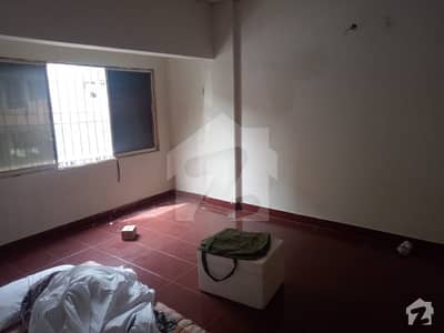 Room Available For Rent In Tauheed Commercial Area
