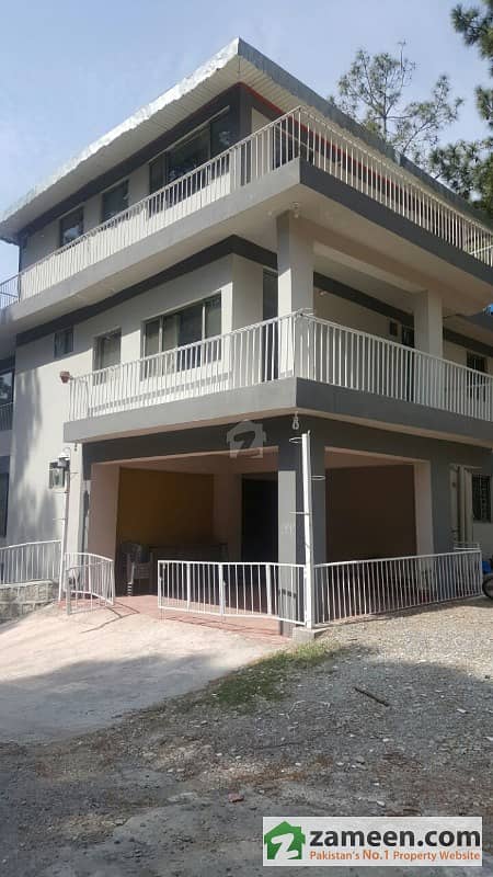 Triple Storey House 500 Yards Is Available For Sale