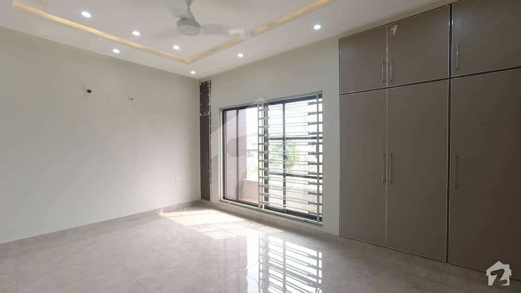 Upper Portion Of 1 Kanal In LDA Avenue Is Available