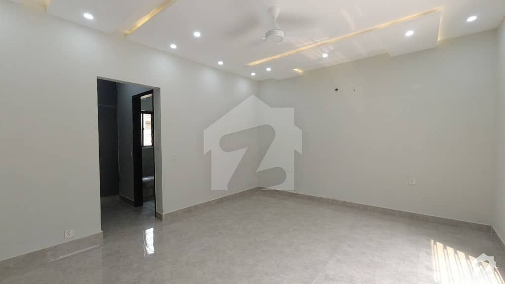 Affordable Upper Portion Available For Rent In LDA Avenue