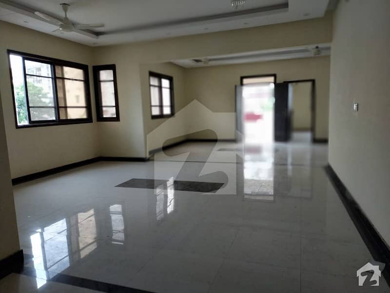 Commercial Bungalow Available For Rent