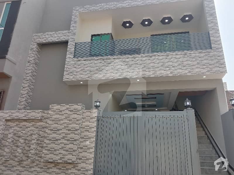 ارباب سبز علی خان ٹاؤن ایگزیکٹو لاجز ارباب سبز علی خان ٹاؤن ورسک روڈ پشاور میں 9 کمروں کا 5 مرلہ مکان 1.75 کروڑ میں برائے فروخت۔