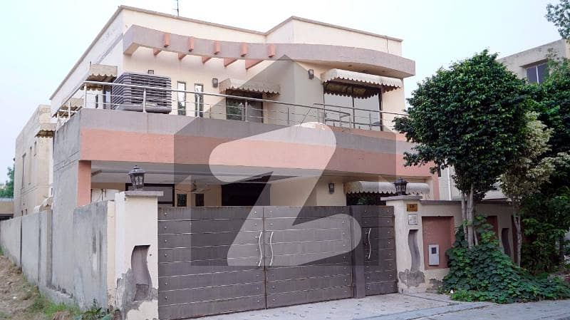 10 Marla House For Sale In Sector C Block Bahria Town Lahore