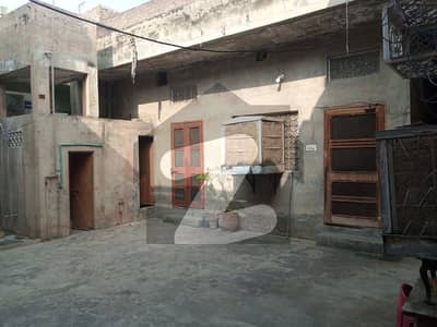 پریم نگر سیالکوٹ میں 5 کمروں کا 11 مرلہ مکان 1.8 کروڑ میں برائے فروخت۔