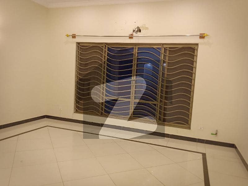 E11 1 Mpchs 3 Bedrooms Attach Bathrooms E11 1 Mpchs 3 Bedrooms Attach Bathrooms