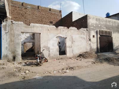 Fairly-priced 588 Square Feet Shop Available In Sargodha
