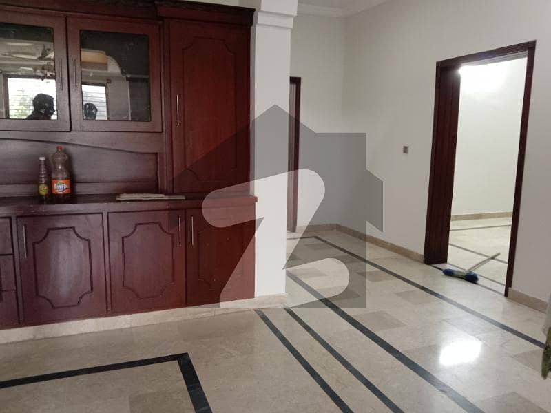 ایف ۔ 17 اسلام آباد میں 6 کمروں کا 1.1 کنال مکان 3 کروڑ میں برائے فروخت۔