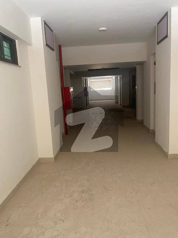 عسکری 10 - سیکٹر ایف عسکری 10 عسکری لاہور میں 3 کمروں کا 10 مرلہ فلیٹ 75 ہزار میں کرایہ پر دستیاب ہے۔