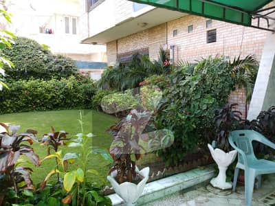 One Unit Well Maintain Luxury House For Sale 460 Sq Yd Gulshan e Iqbal Block 18 One Unit Well Maintain Luxury House For Sale 460 Sq Yd Gulshan e Iqbal Block 18
