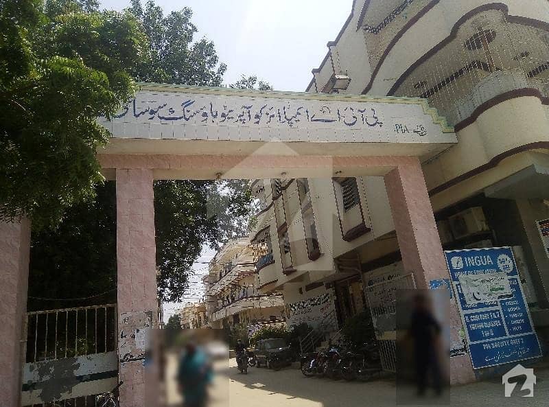 گلستانِِ جوہر ۔ بلاک 9 گلستانِ جوہر کراچی میں 2 کمروں کا 4 مرلہ بالائی پورشن 27 ہزار میں کرایہ پر دستیاب ہے۔