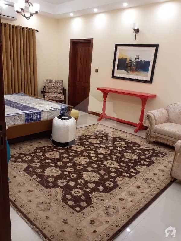 ڈی ایچ اے فیز 7 ڈی ایچ اے کراچی میں 7 کمروں کا 1 کنال مکان 9.85 کروڑ میں برائے فروخت۔