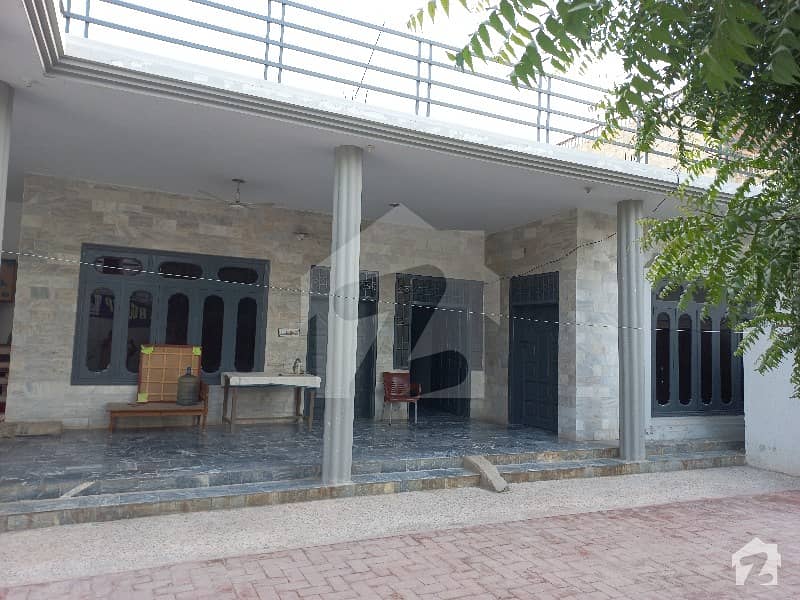 فیصل کالونی گرلز کالج روڈ بہاولپور میں 3 کمروں کا 1 کنال مکان 2 کروڑ میں برائے فروخت۔
