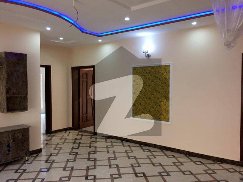 آرکیٹیکٹس انجنیئرز ہاؤسنگ سوسائٹی لاہور میں 7 کمروں کا 1 کنال مکان 4.5 کروڑ میں برائے فروخت۔