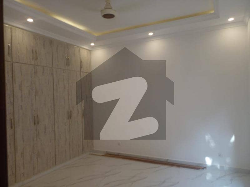 ڈی ایچ اے فیز 6 ڈیفنس (ڈی ایچ اے) لاہور میں 3 کمروں کا 5 مرلہ مکان 2.3 کروڑ میں برائے فروخت۔