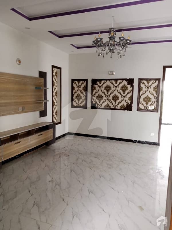 نیسپاک سکیم فیز 3 ڈیفینس روڈ لاہور میں 5 کمروں کا 10 مرلہ مکان 2.3 کروڑ میں برائے فروخت۔