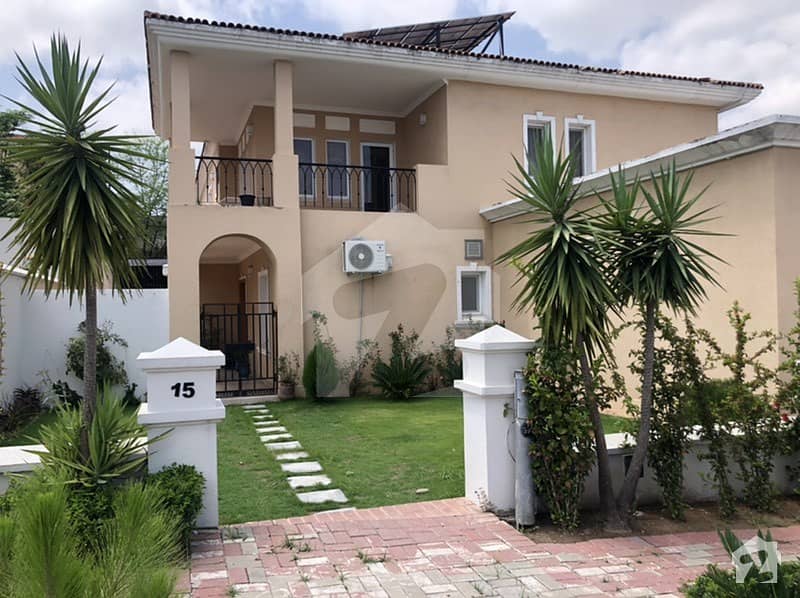 Double Storey Portuguese Style Villa At Canyon Views Emaar Direct From The Landlord