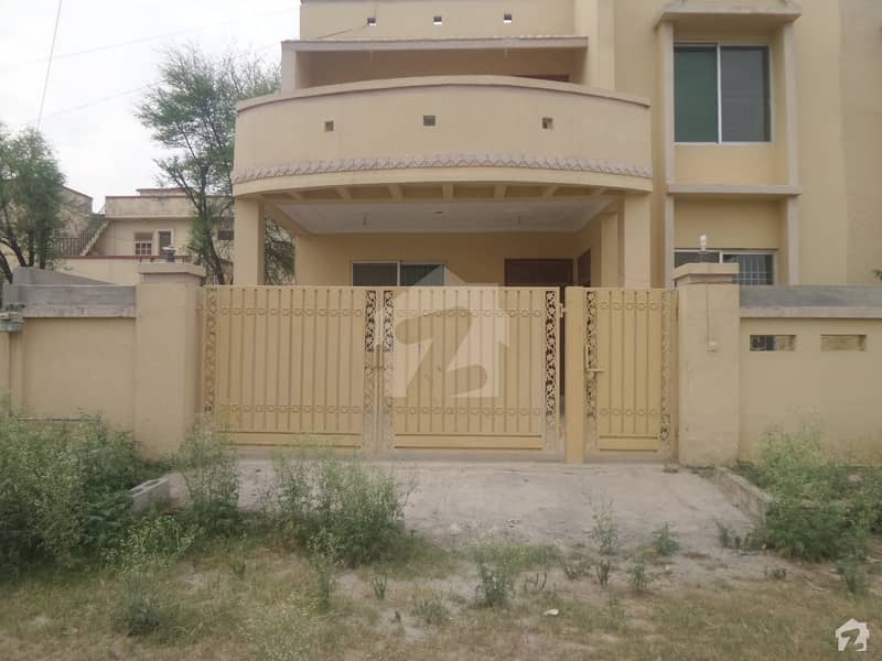 House For Grabs In 8 Marla Islamabad