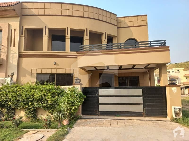 7 Marla Single Unit House For Rent In Bahria Town Phase 8 - Umer Block